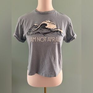 Gray Crop Tee with Graphic Design and Short Sleeves, Medium